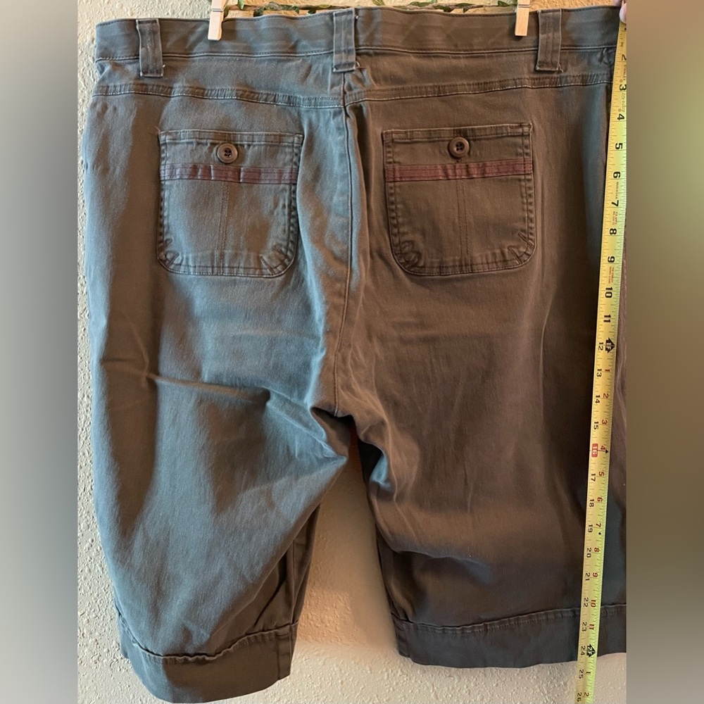 Casual olive colored cargo shorts